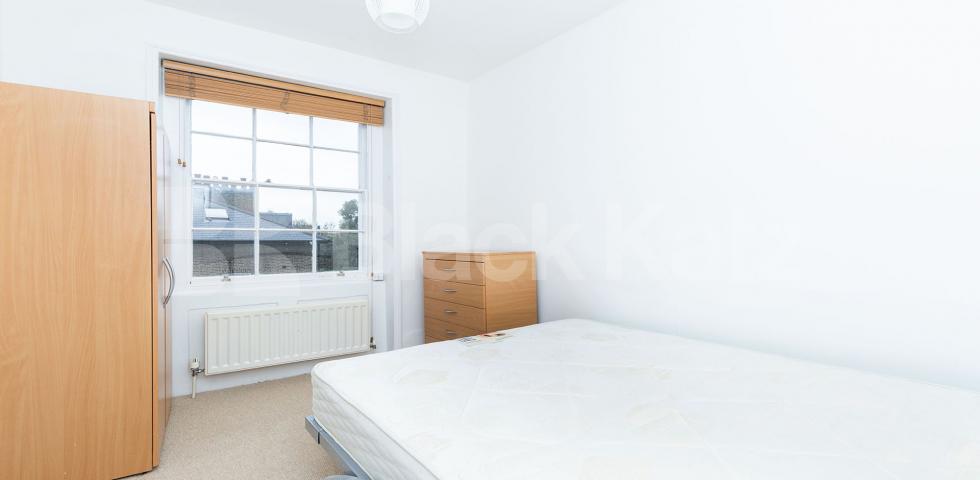 Stunning modern split level 3 bed with a private roof terrace in camden square Stratford Villas, Camden Square